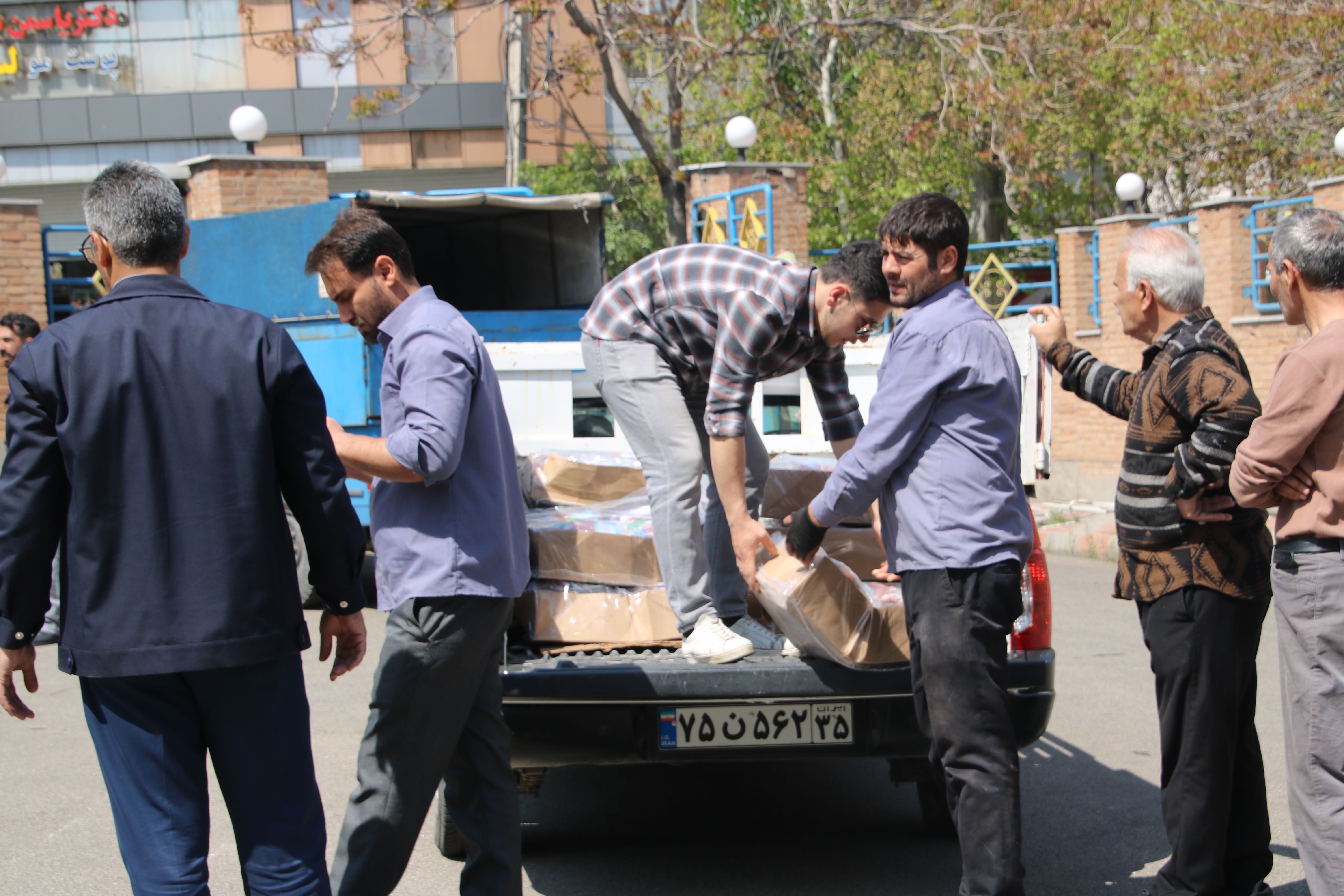 توزیع ۳تن گوشت  بین مددجویان توسط خیرین مرکز نیکوکاری المهدی تبریز