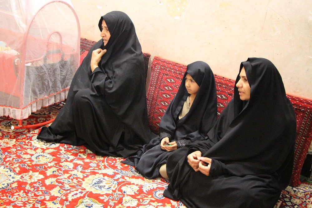 دیدار مدیرکل کمیته امداد سیستان و بلوچستان با خانواده شهید کریمکشته