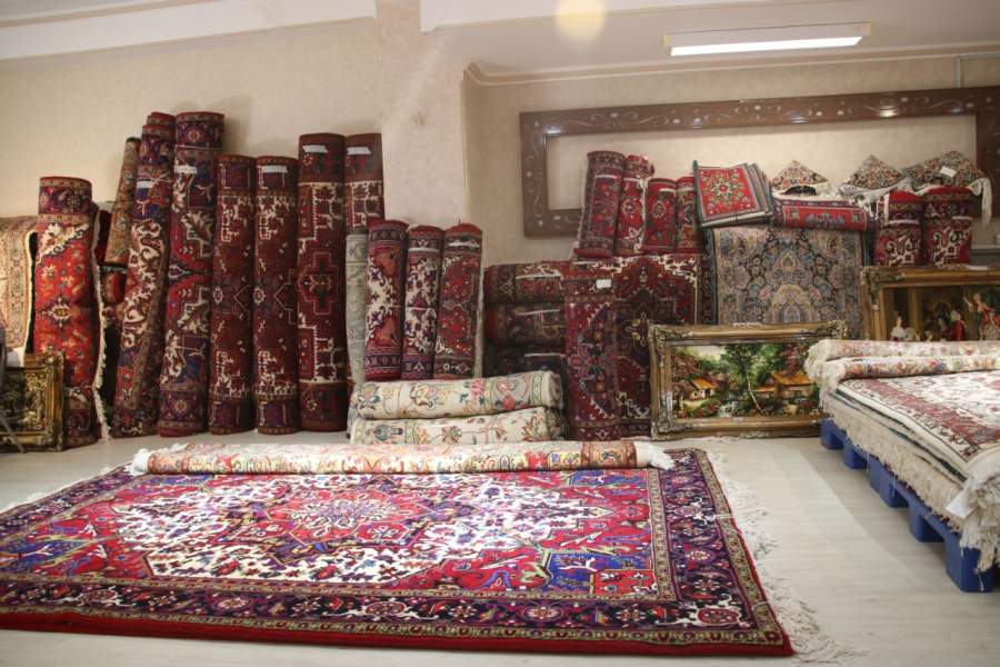 برپایی نمایشگاه فرش دستبافت محلی / بازاریابی برای تولیدات مددجویی و حمایت از مصرف کننده